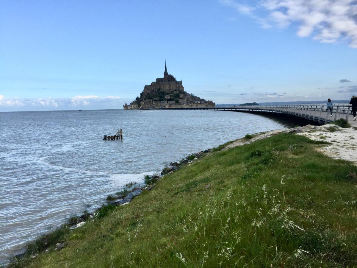 Apartmán Les2 Cerisiers Pontorson Exteriér fotografie